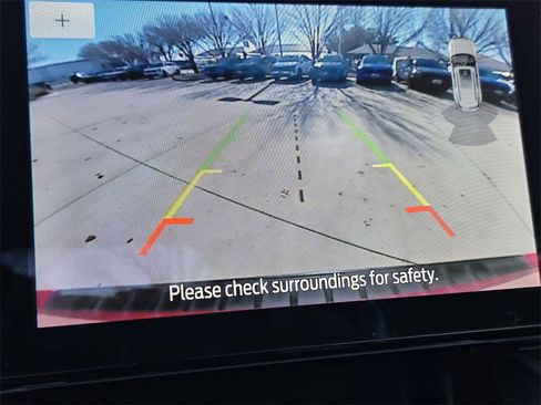 Used 2022 Ford Explorer XLT image 7