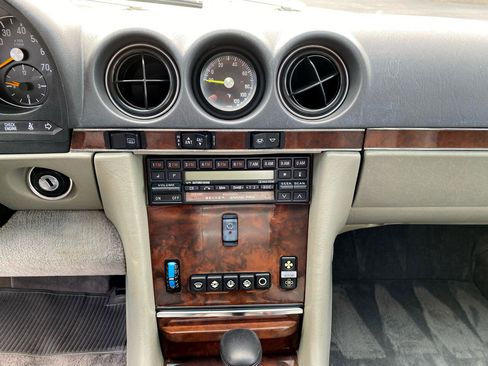 Used 1989 Mercedes-Benz 560 SL image 28