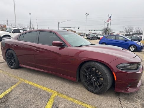 Used 2017 Dodge Charger R/T image 3