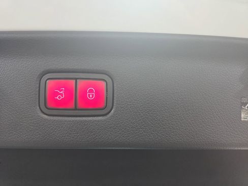 Used 2025 Mercedes-Benz Maybach S 580 4MATIC image 13