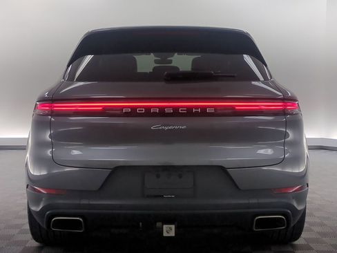 Certified 2024 Porsche Cayenne AWD/4WD image 11
