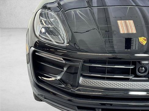 Certified 2026 Porsche Macan AWD/4WD image 27