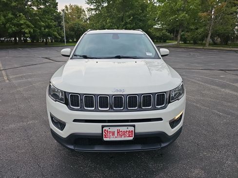 Used 2018 Jeep Compass Latitude FWD image 9