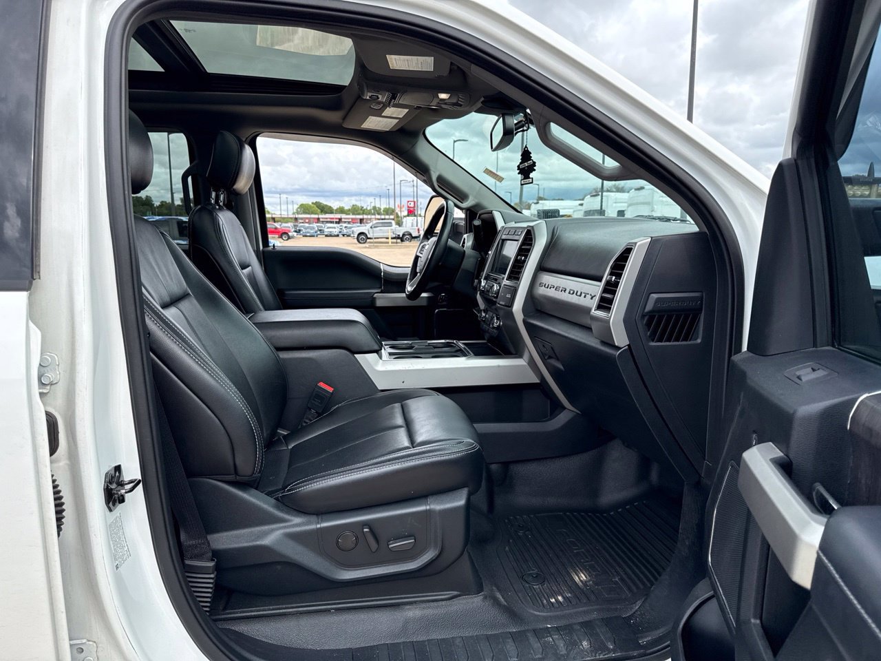 Used 2021 Ford F250 Lariat w/ Tremor Off-Road Package AWD/4WD image 13