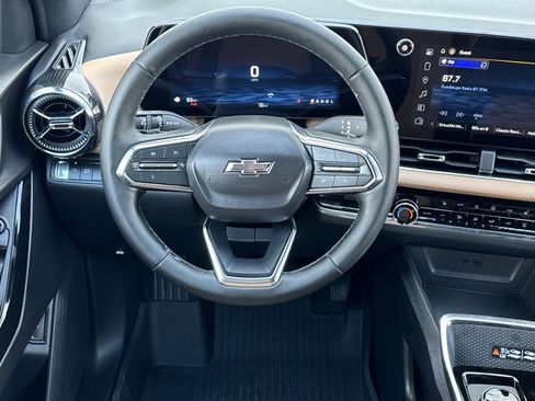 New 2025 Chevrolet Equinox ACTIV image 14