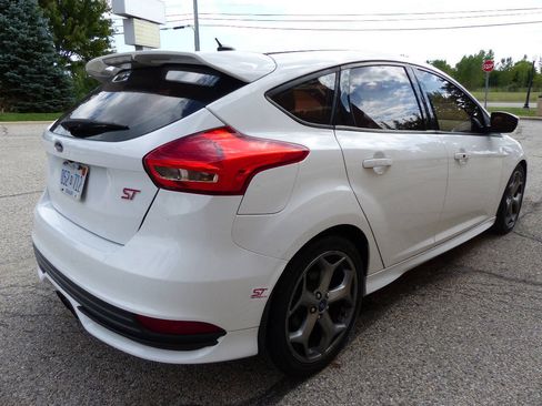 Used 2017 Ford Focus ST FWD image 11