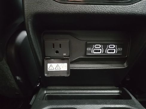 Used 2023 Jeep Grand Cherokee L Limited w/ Black Appearance Package image 39