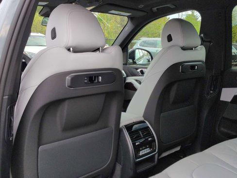 New 2026 BMW X5 xDrive40i w/ M Sport Package AWD/4WD image 19