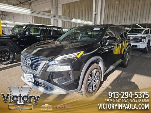 Used 2022 Nissan Rogue SV FWD image 1