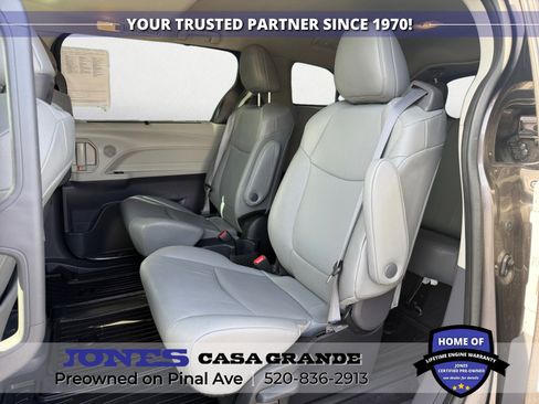 Used 2023 Toyota Sienna XLE image 13