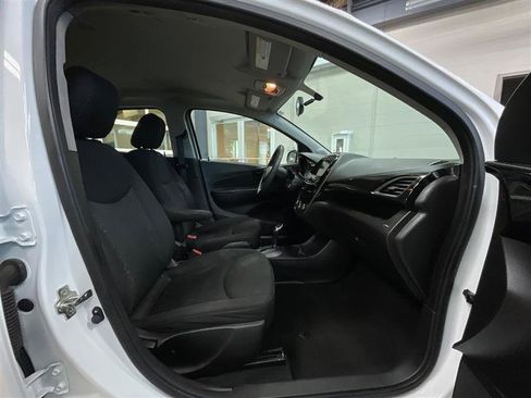 Used 2020 Chevrolet Spark LT image 23