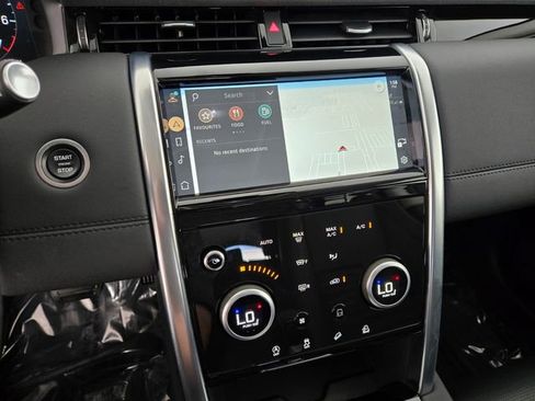 Used 2023 Land Rover Discovery Sport S image 21