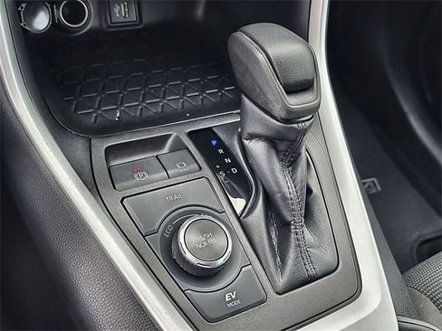 Used 2023 Toyota RAV4 LE image 26
