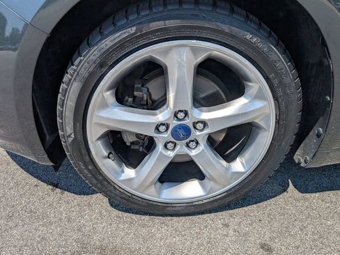 Used 2015 Ford Fusion SE w/ Equipment Group 201A FWD image 11
