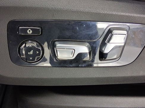 Used 2023 BMW X5 xDrive40i w/ Executive Package AWD/4WD image 13