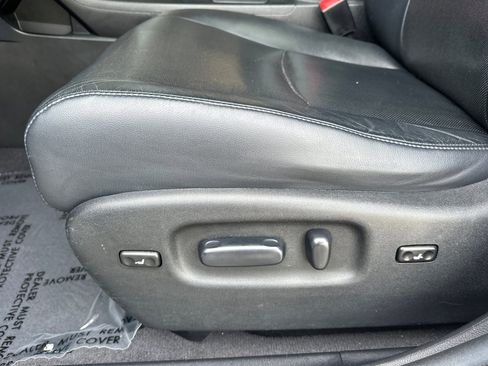 Used 2013 Toyota Highlander Limited AWD/4WD image 13