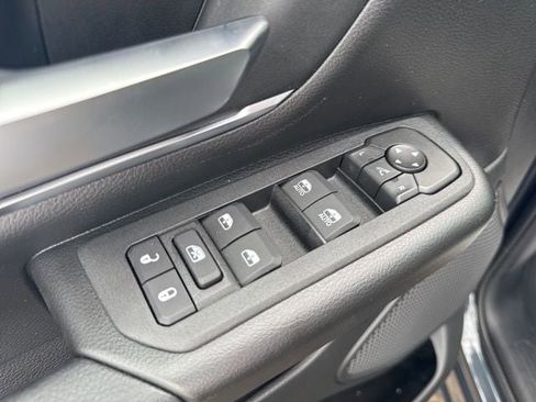 New 2026 RAM 1500 4x4 Crew Cab image 17