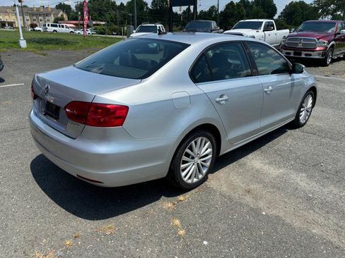 Used 2011 Volkswagen Jetta SEL FWD image 10