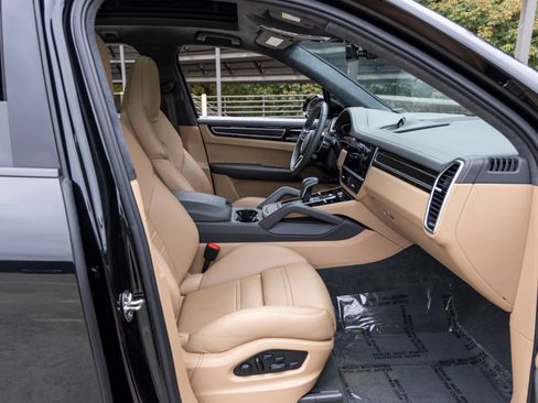 Certified 2023 Porsche Cayenne GTS AWD/4WD image 67