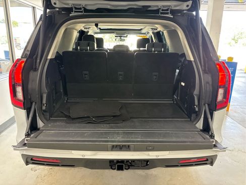 Used 2025 Ford Expedition Active AWD/4WD image 8