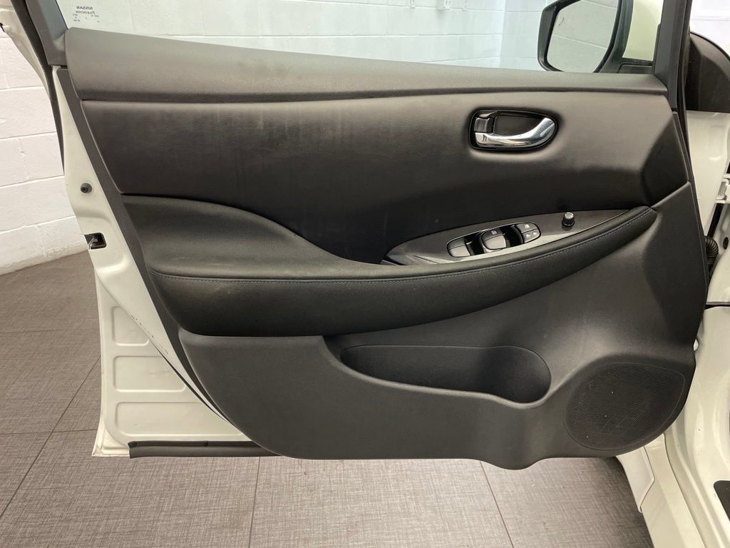 Used 2023 Nissan Leaf SV Plus FWD image 23