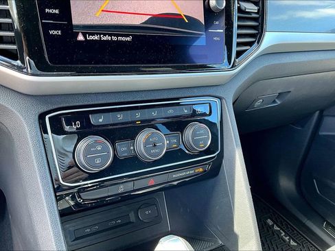 Certified 2021 Volkswagen Atlas Cross Sport SEL image 16