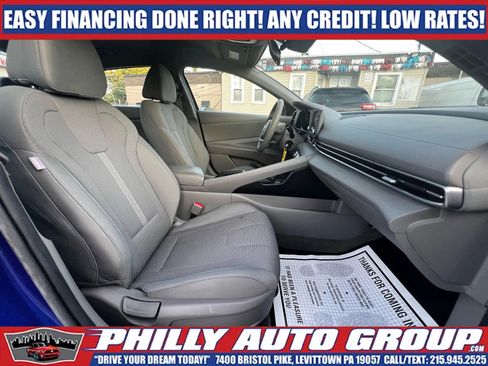 Used 2021 Hyundai Elantra SE FWD image 18