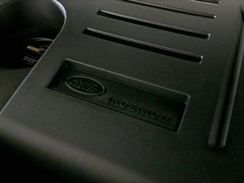 Used 2024 Land Rover Range Rover Sport SE image 32