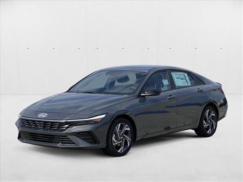 New 2025 Hyundai Elantra SEL image 1
