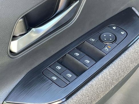 New 2025 Nissan Kicks SV image 10