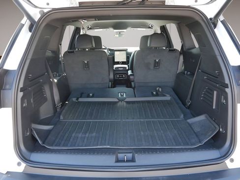 Used 2025 GMC Acadia AT4 w/ LPO, Floor Liner Package AWD/4WD image 12
