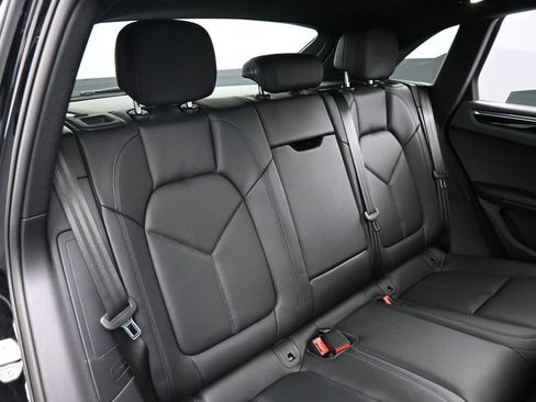 Certified 2026 Porsche Macan AWD/4WD image 26