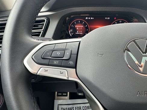 Used 2025 Volkswagen Atlas Peak Edition SE image 25