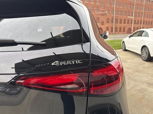 New 2026 Mercedes-Benz GLC 300 4MATIC image 9