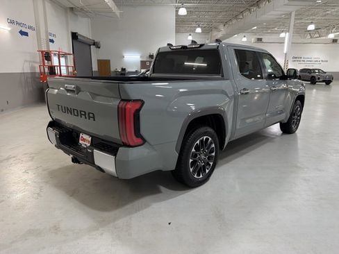 Used 2025 Toyota Tundra Limited AWD/4WD image 10