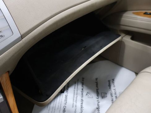 Used 2005 Toyota Avalon XLS image 29