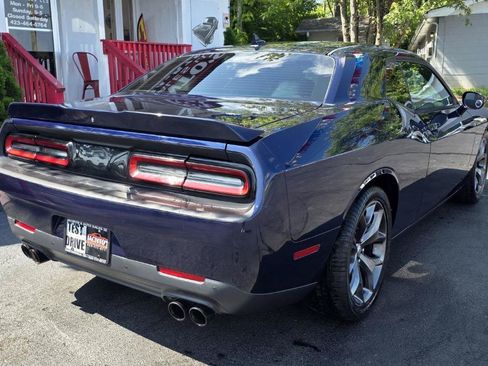 Used 2015 Dodge Challenger R/T Plus RWD image 8