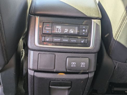 Used 2022 Subaru Ascent Limited w/ Technology Package AWD/4WD image 27