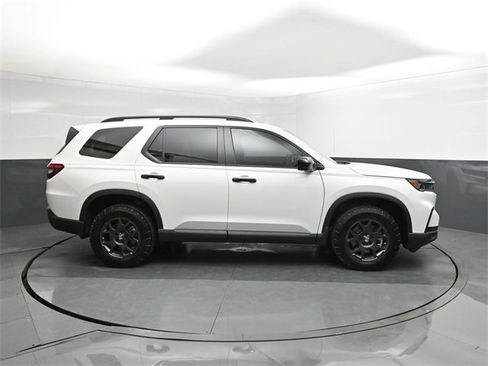 New 2025 Honda Pilot TrailSport image 26