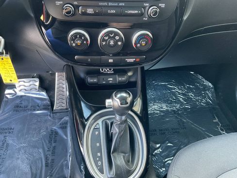 Used 2015 Kia Soul ! FWD image 22