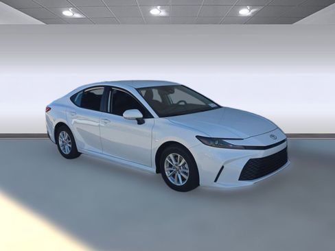 Used 2026 Toyota Camry LE w/ Convenience Package FWD image 7