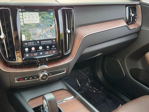 Certified 2024 Volvo XC60 B5 Plus AWD/4WD image 33