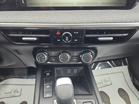 Used 2025 Nissan Kicks SV w/ Charging Package image 26