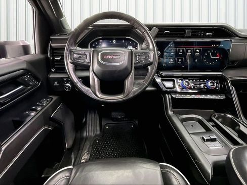 Used 2024 GMC Sierra 2500 AT4X image 9