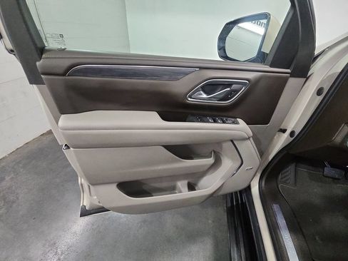 Used 2023 GMC Yukon SLT w/ SLT Luxury Package RWD image 22