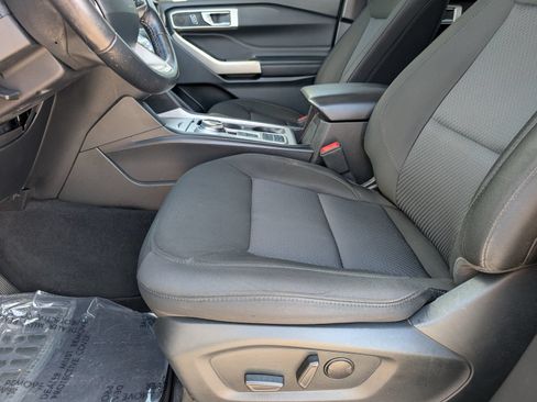 Used 2023 Ford Explorer XLT RWD image 15