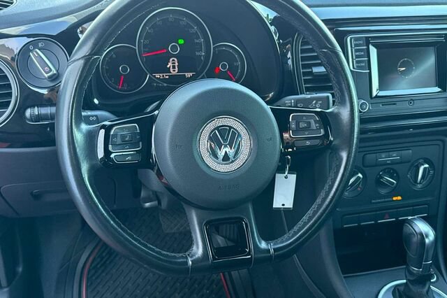 Used 2019 Volkswagen Beetle 2.0T S FWD image 14