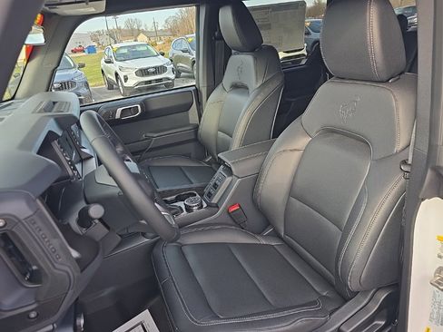 New 2025 Ford Bronco Badlands image 17