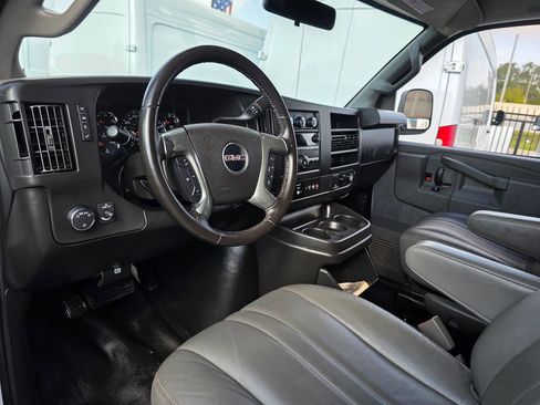 Used 2019 GMC Savana 3500 Extended w/ Driver Convenience Package image 15
