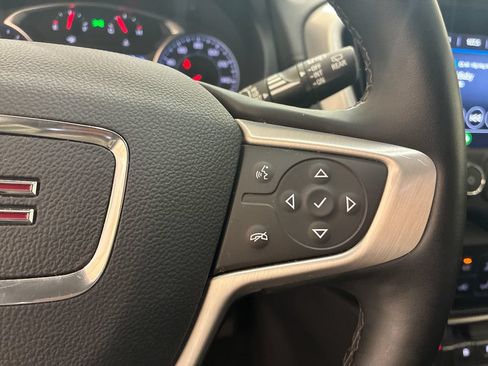 Used 2024 GMC Terrain SLT AWD/4WD image 25